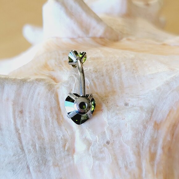 14G Surgical Steel belly ring with Green heart CZ prong set piercing jewelry - Picture 5 of 8